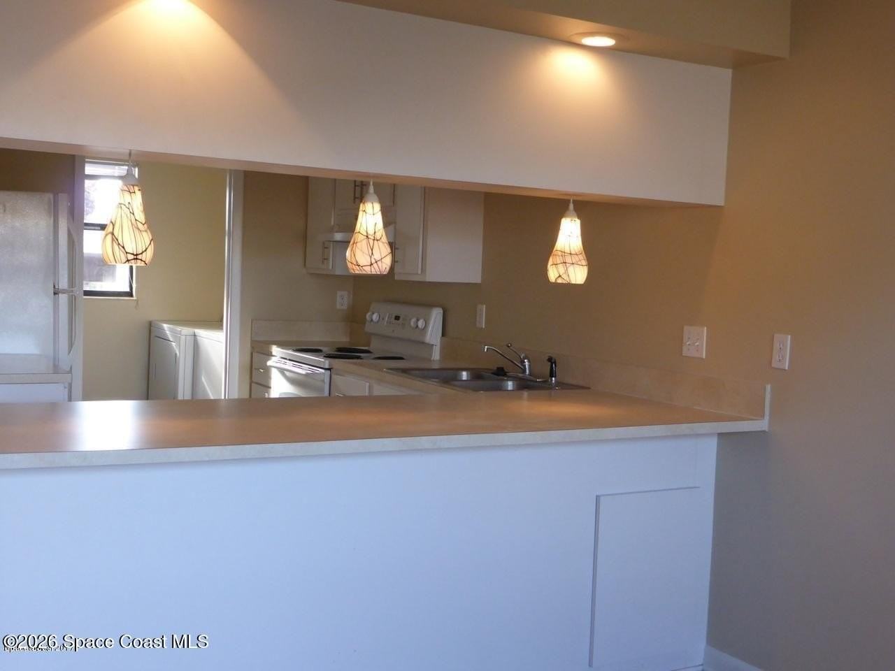 2175 Highland Ave - Photo 2 of 10