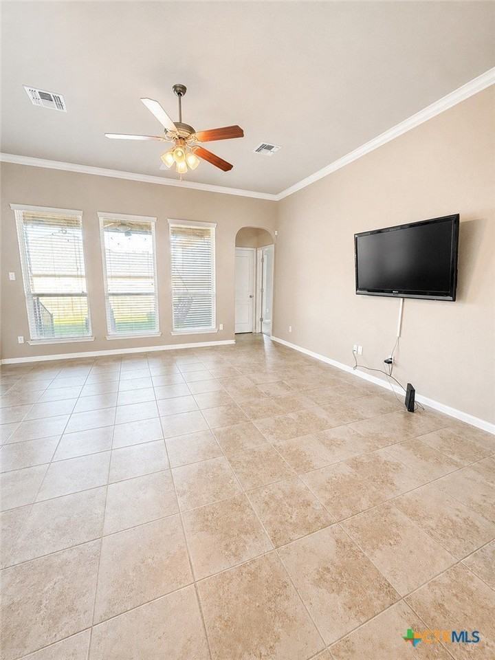 187 Chering Dr - Photo 4 of 24