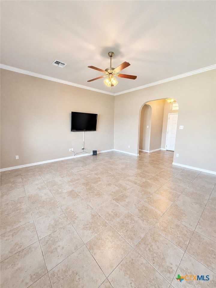 187 Chering Dr - Photo 5 of 24