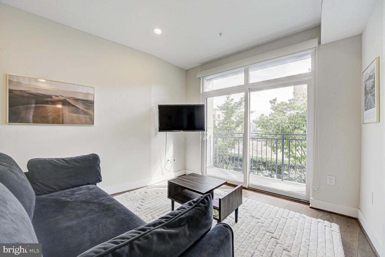2337 Champlain St Nw #104 - Photo 6 of 29