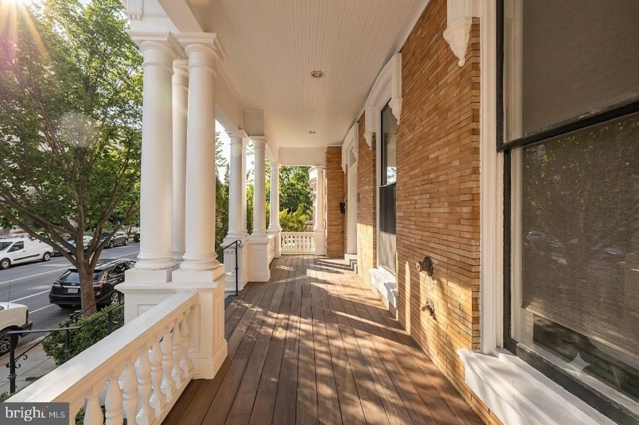 2009 Columbia Rd Nw #5 - Photo 2 of 16