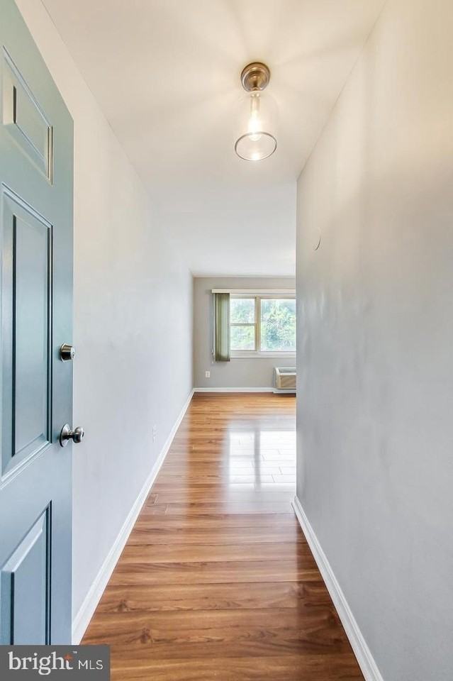 604 Longfellow St Nw #303 - Photo 3 of 12