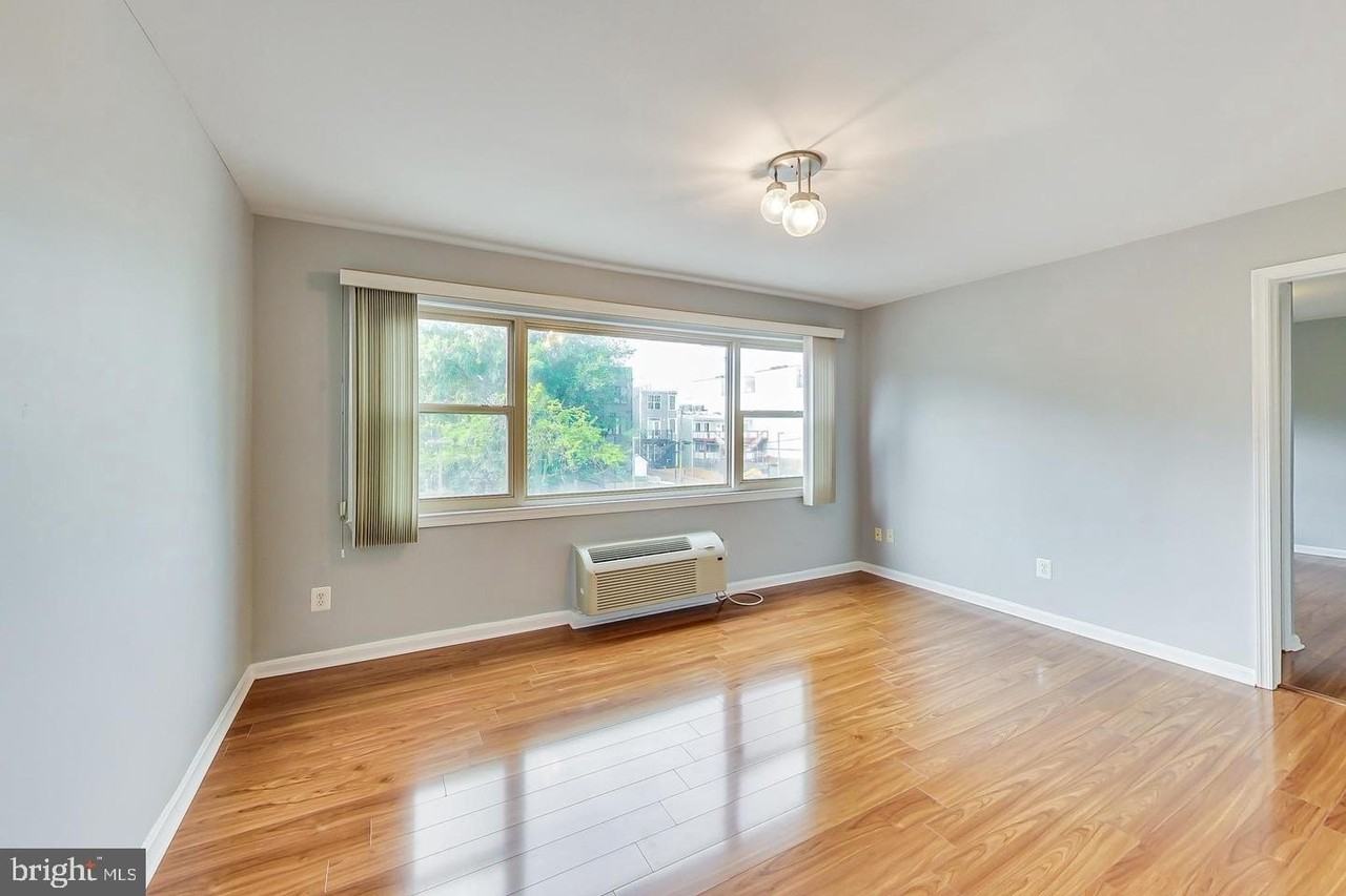604 Longfellow St Nw #303 - Photo 4 of 12