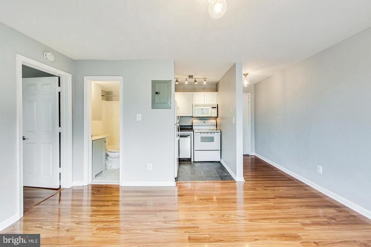 604 Longfellow St Nw #303 - Photo 6 of 12