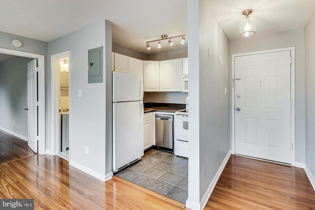 604 Longfellow St Nw #303 - Photo 7 of 12