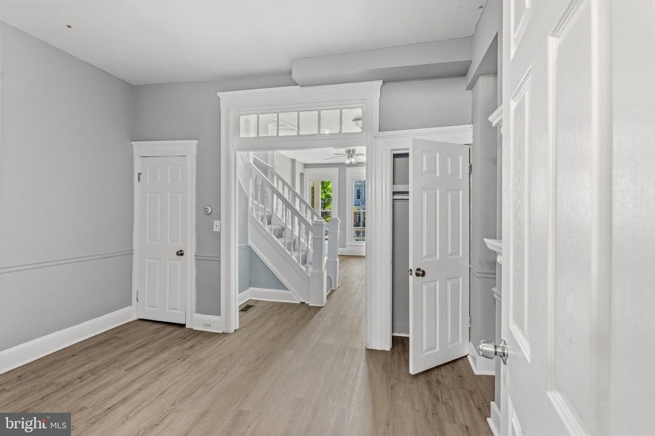 1711 Ashburton St - Photo 2 of 27