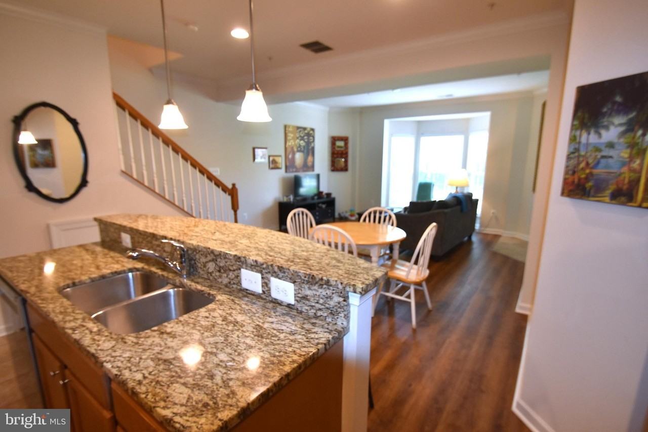 3630 Spring Hollow Ln - Photo 4 of 36