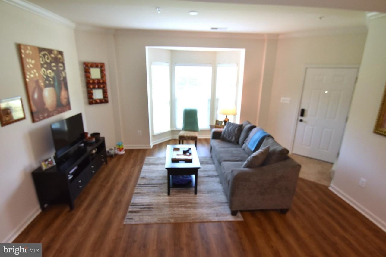 3630 Spring Hollow Ln - Photo 5 of 36