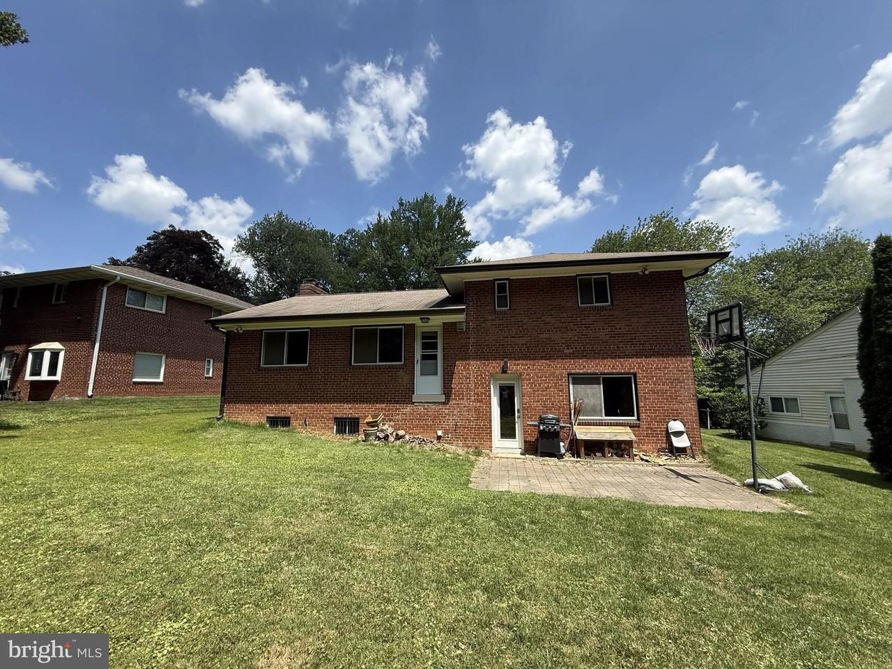 9209 E Parkhill Dr - Photo 2 of 19