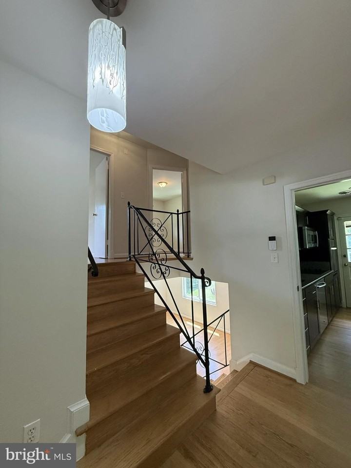 9209 E Parkhill Dr - Photo 7 of 19
