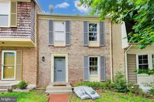 featured image of 10075 Maple Leaf Dr