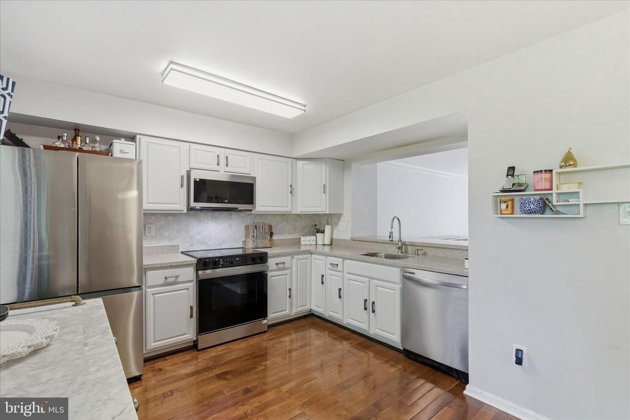 14229 Oakpointe Dr - Photo 6 of 22
