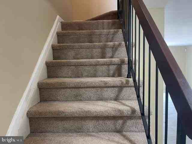 13 Chatham Ct - Photo 7 of 17