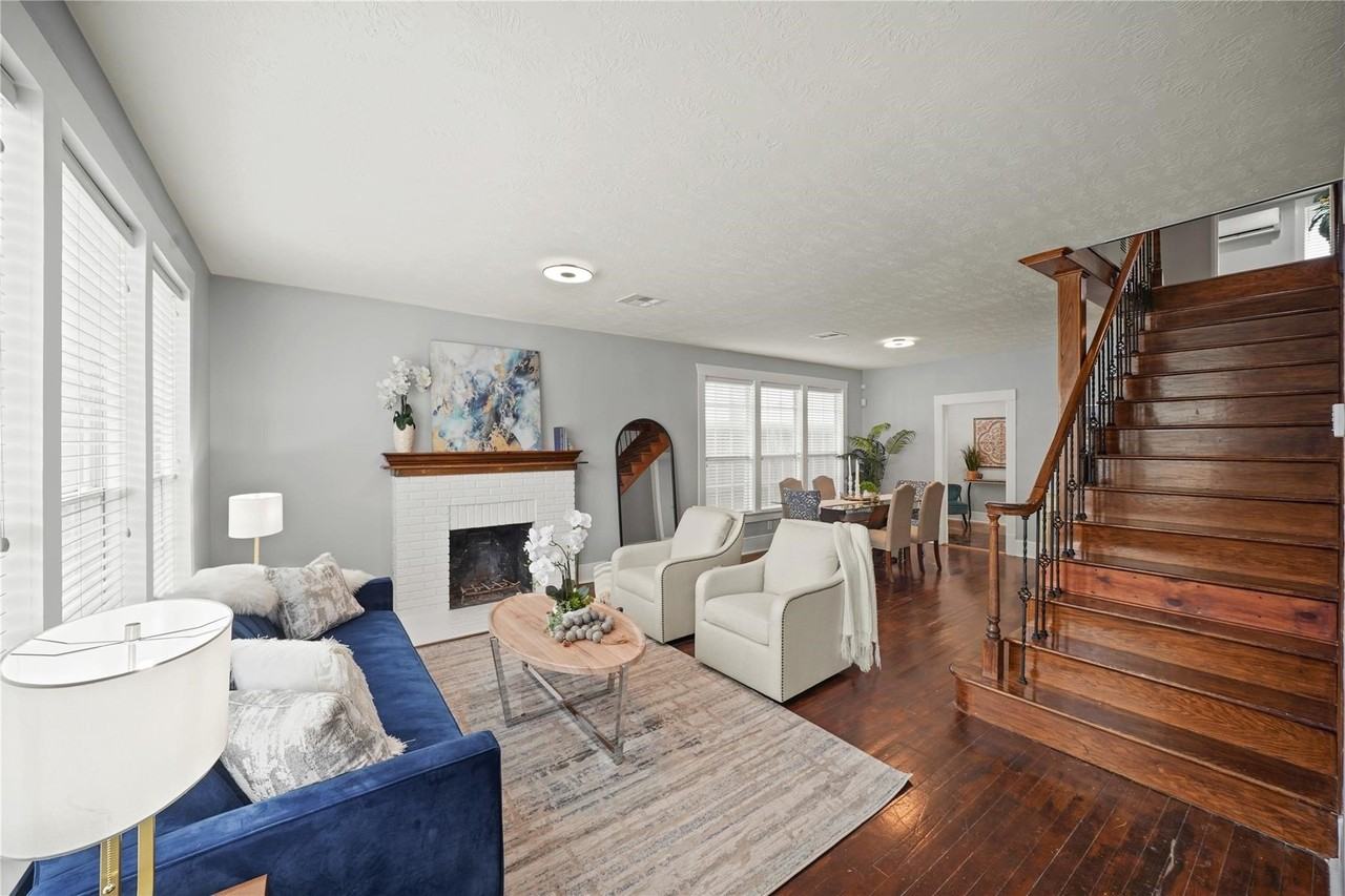 741 E 9th St - Photo 2 of 43
