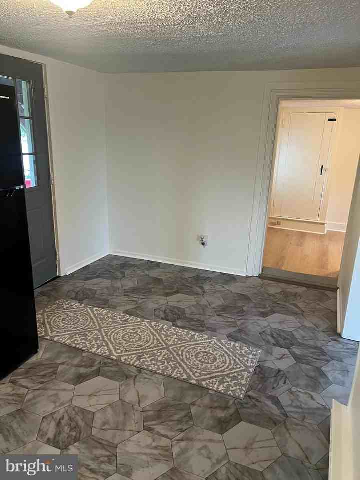 5390 Main St #2 - Photo 5 of 18