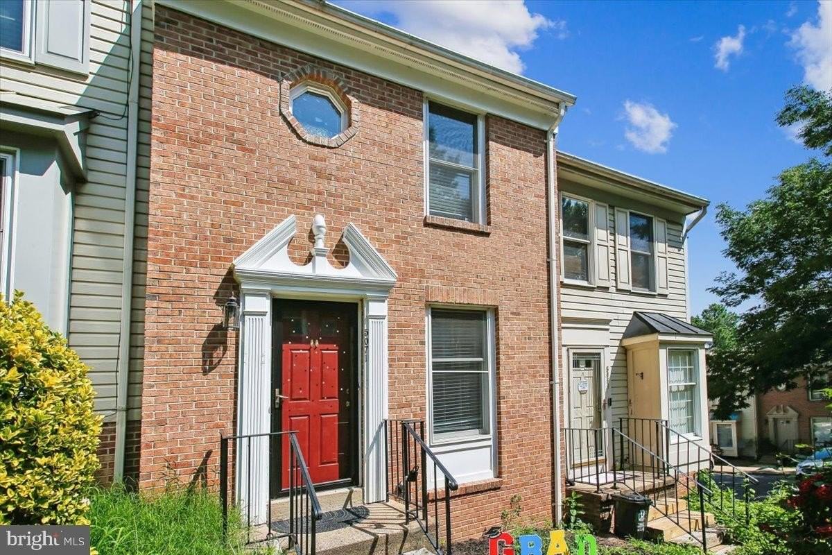 5071 9th St S - Photo 2 of 47