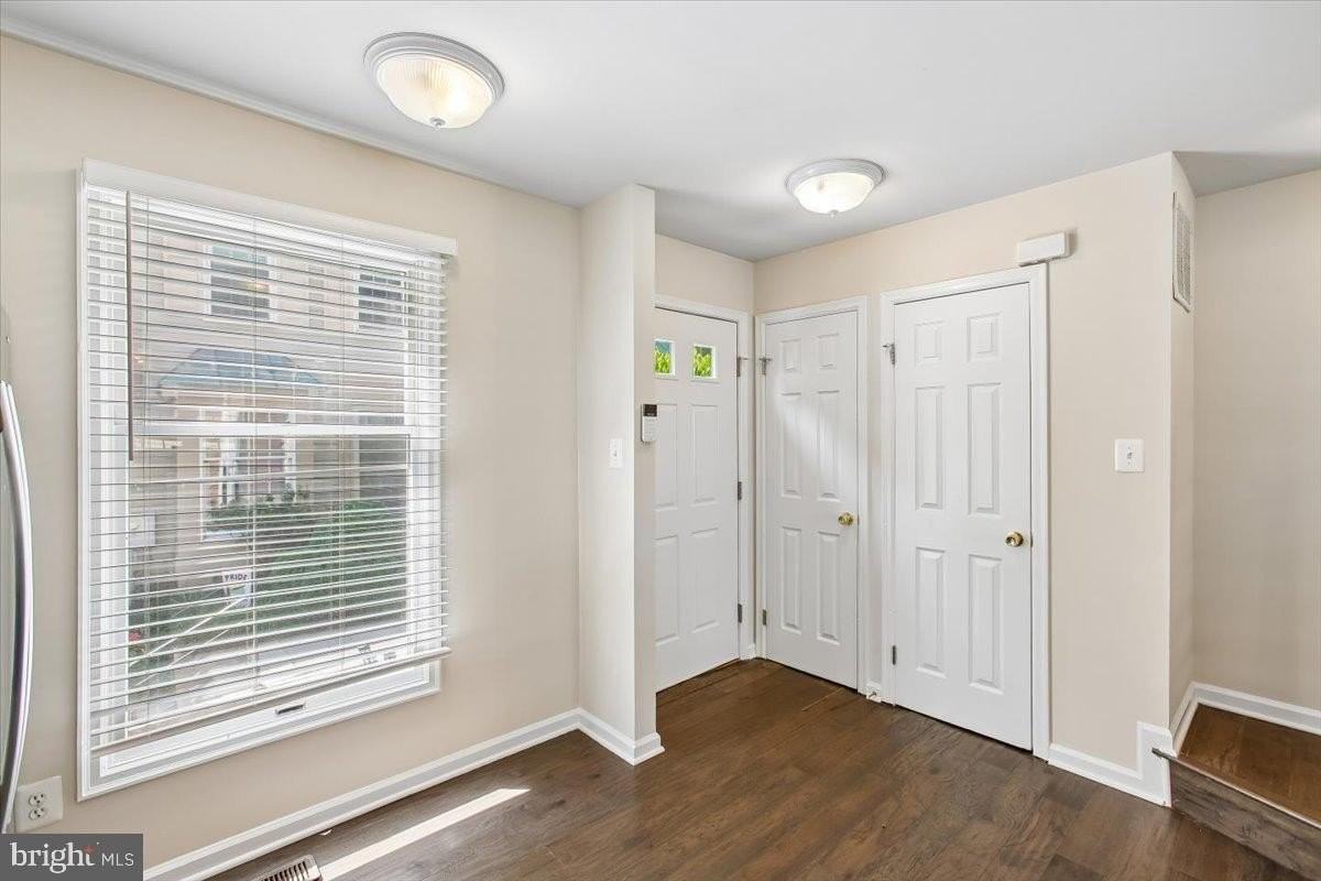 5071 9th St S - Photo 4 of 47
