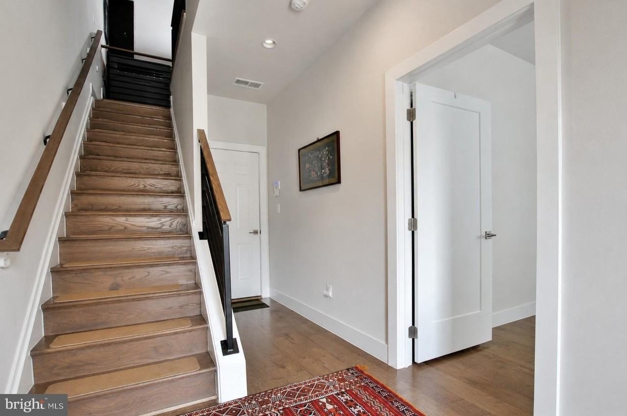 2815 Eisenhower Ave - Photo 2 of 36