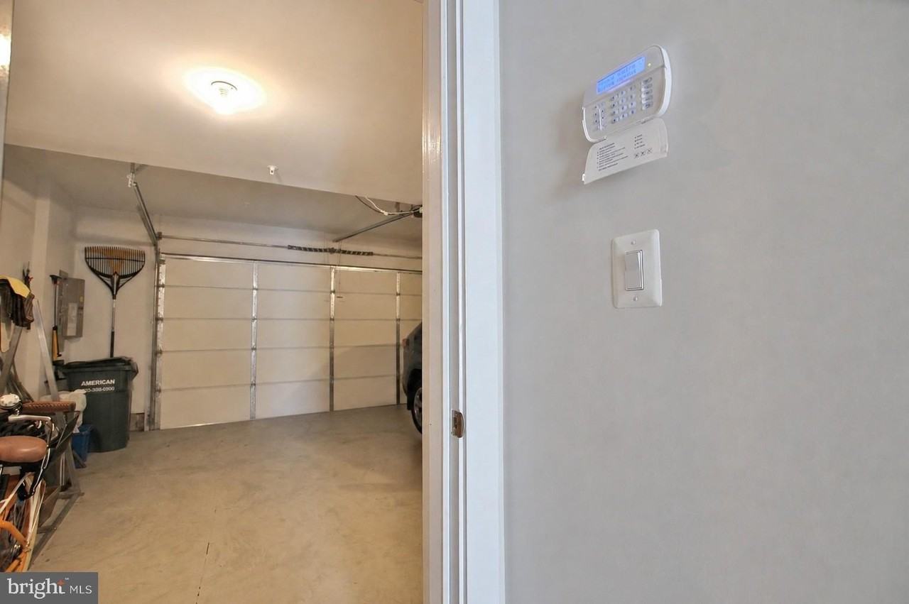 2815 Eisenhower Ave - Photo 5 of 36