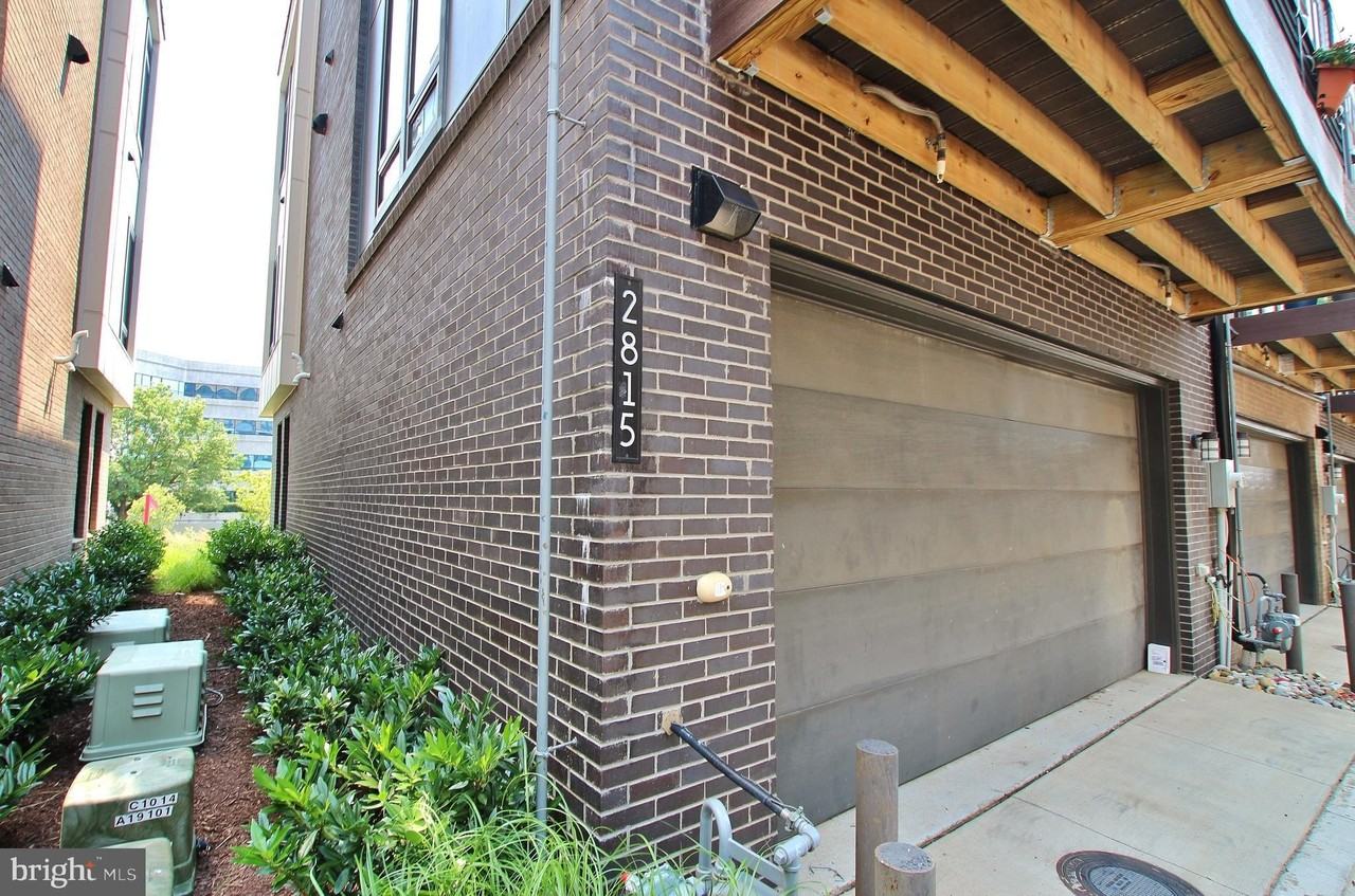 2815 Eisenhower Ave - Photo 7 of 36