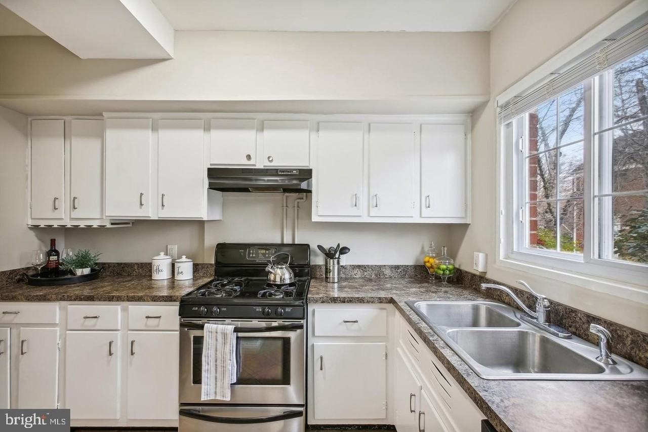 3139 Martha Custis Dr - Photo 2 of 41