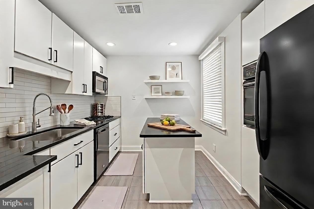 406 N Payne St - Photo 4 of 24