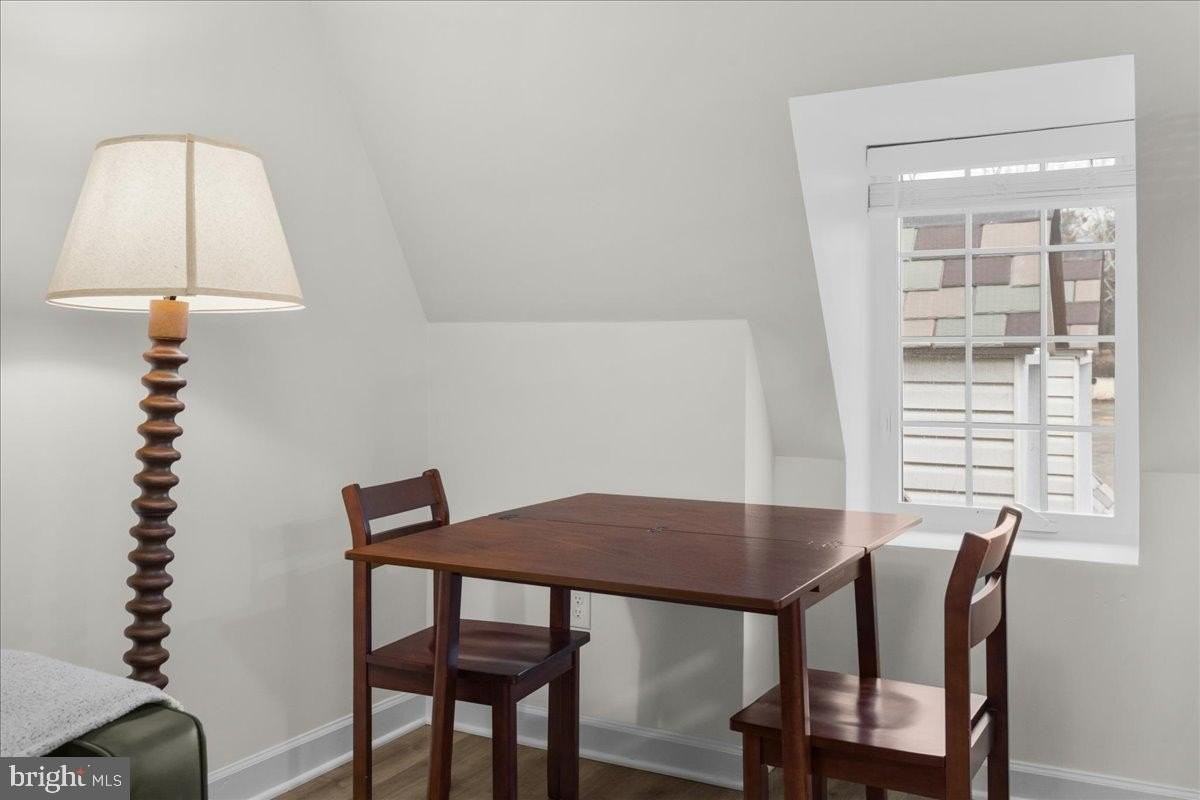 380 Broadview Ave #2 - Photo 7 of 25