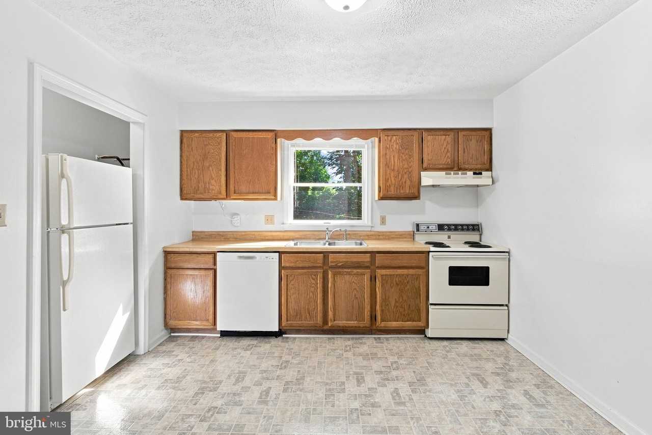 820 Locust St #3 - Photo 7 of 19
