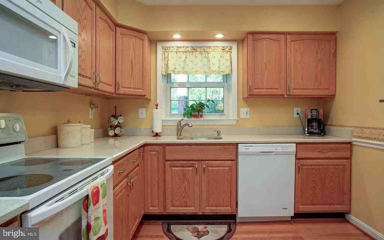 3124 Barnard Ct - Photo 7 of 22