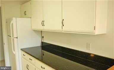 1933 Wilson Ln #301 - Photo 3 of 11