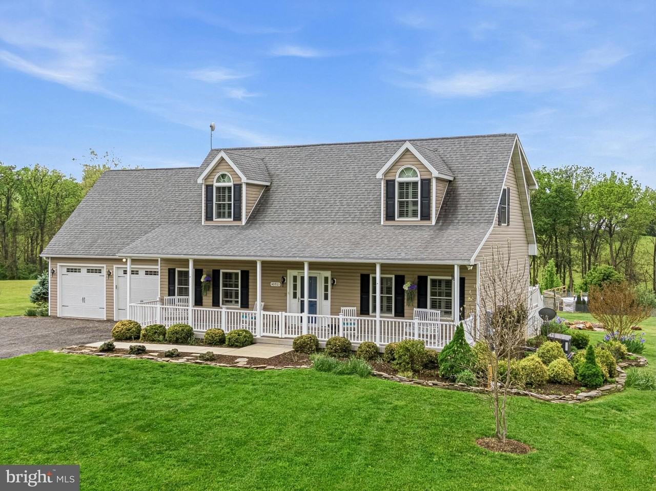 40923 Browns Ln - Photo 2 of 50