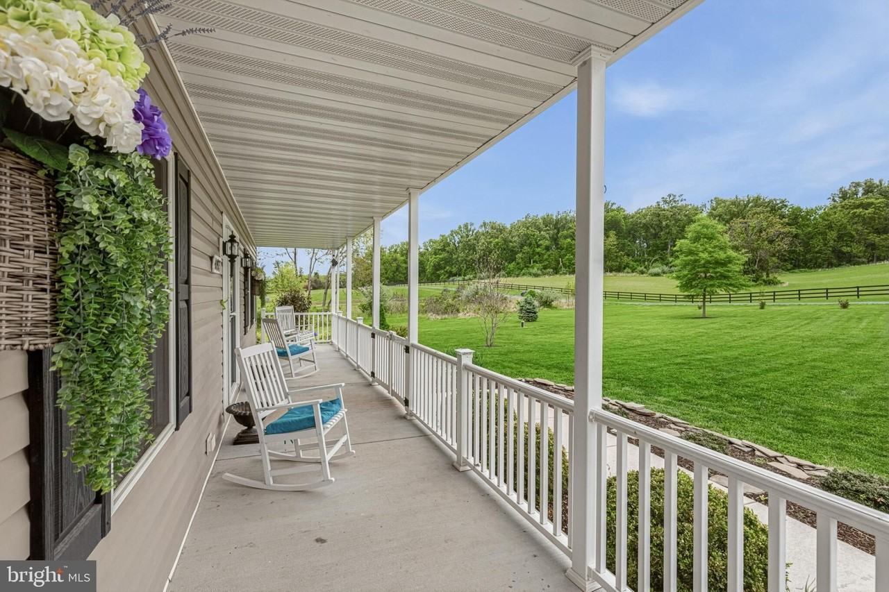 40923 Browns Ln - Photo 4 of 50