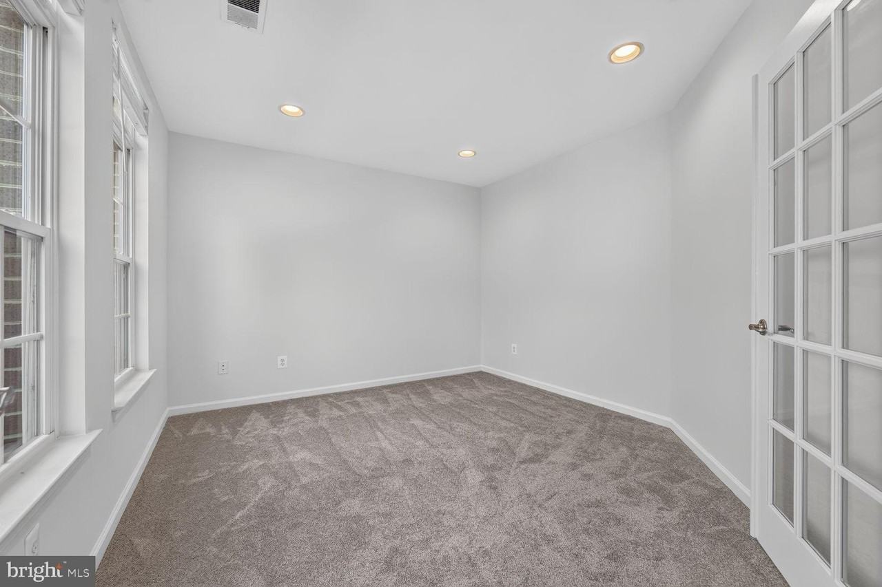 2293 Merseyside Dr - Photo 5 of 25
