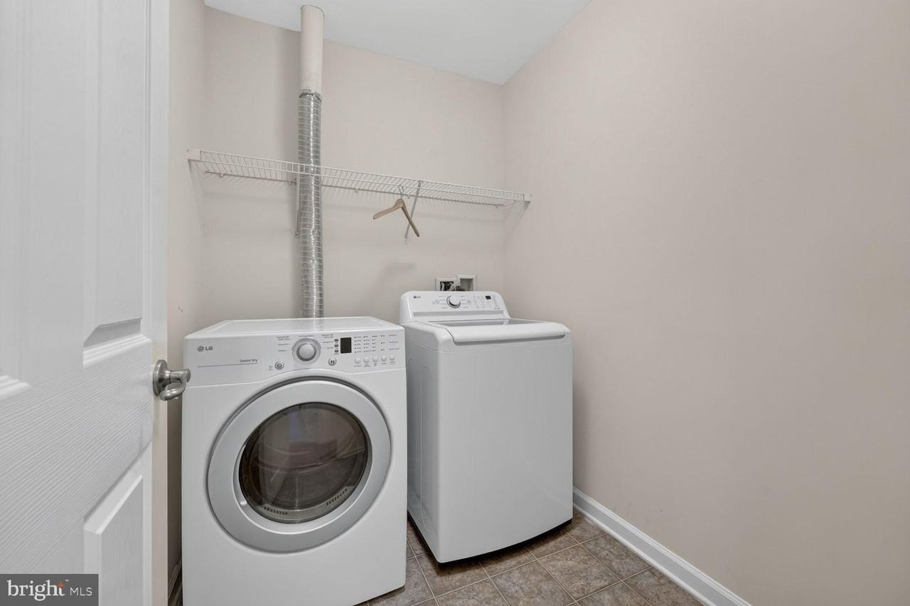2293 Merseyside Dr - Photo 7 of 25