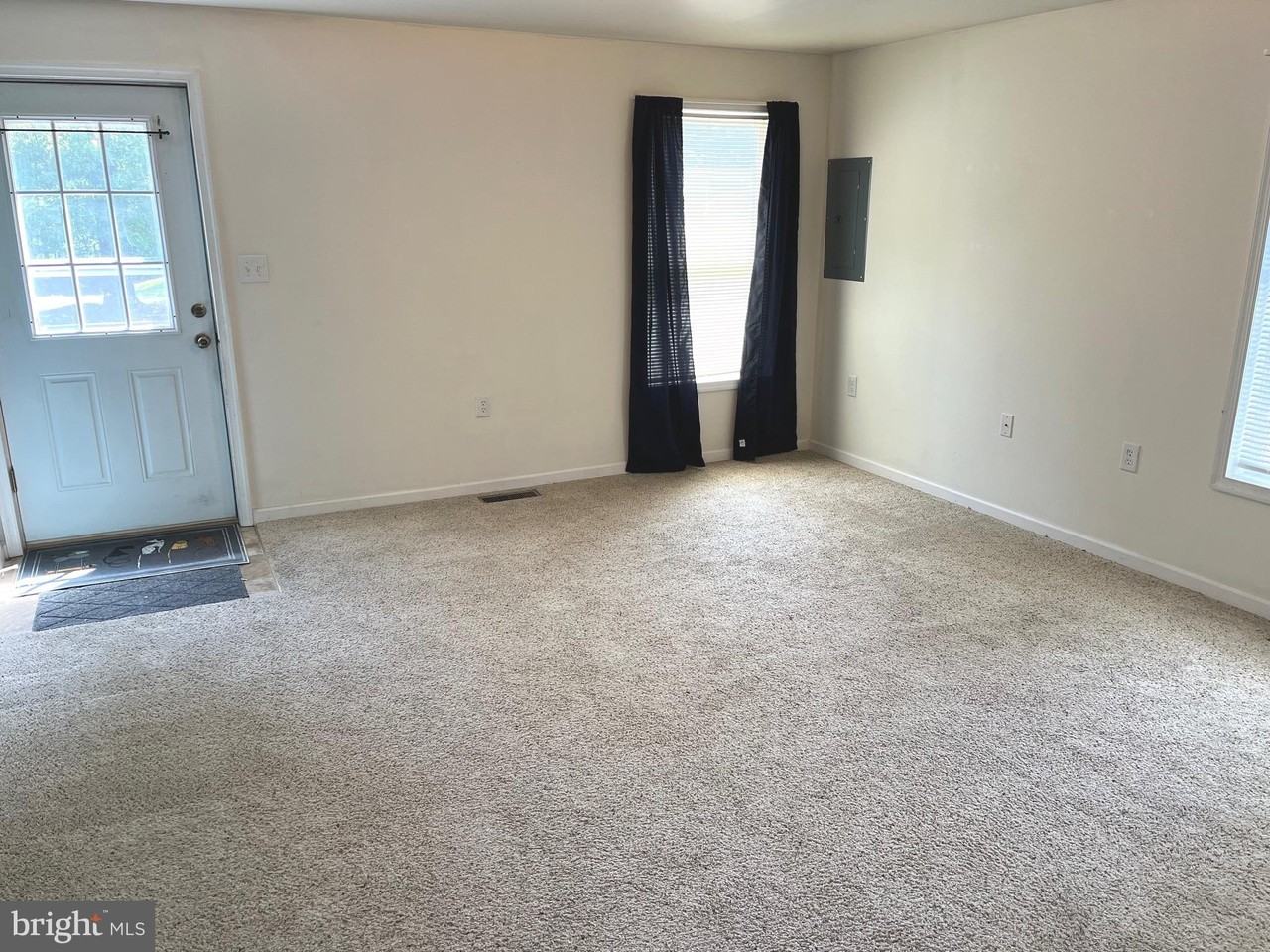 14 Cadet Ln - Photo 3 of 20