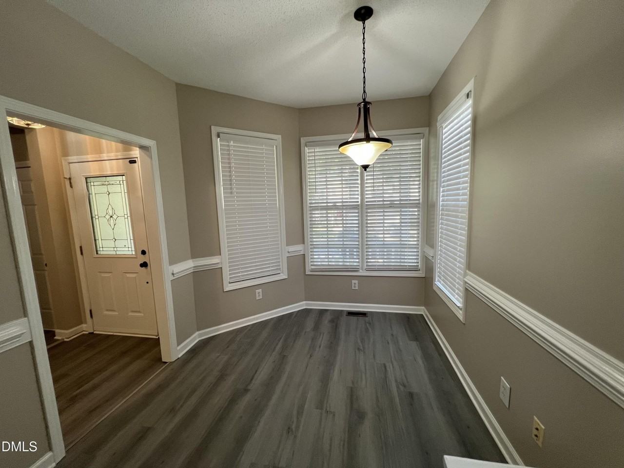 7706 Astoria Pl - Photo 5 of 31