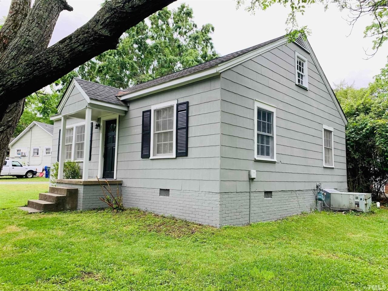 203 Hillsborough Rd - Photo 2 of 12