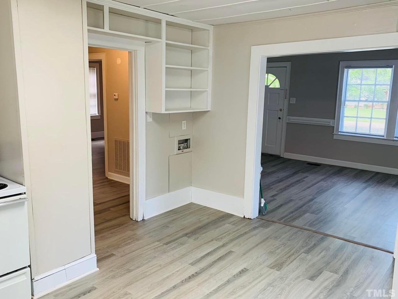 203 Hillsborough Rd - Photo 4 of 12