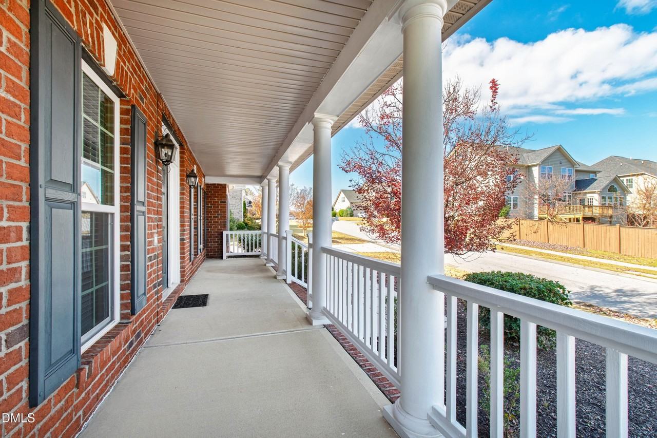 2707 Abruzzo Dr - Photo 3 of 50