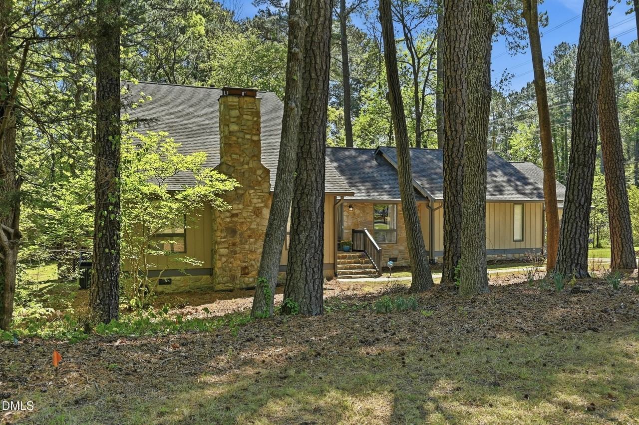 4002 Westfield Dr - Photo 3 of 48