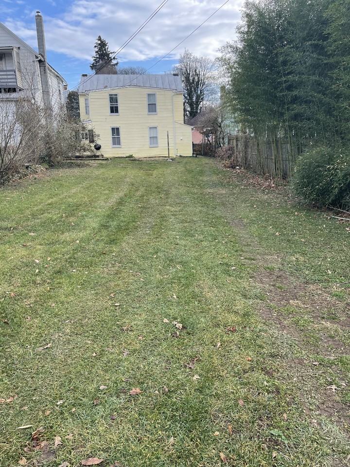 321 E Burd St - Photo 2 of 14