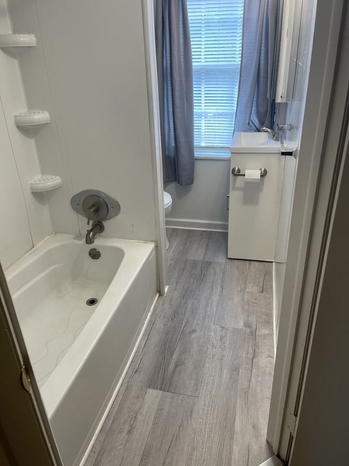 321 E Burd St - Photo 7 of 14
