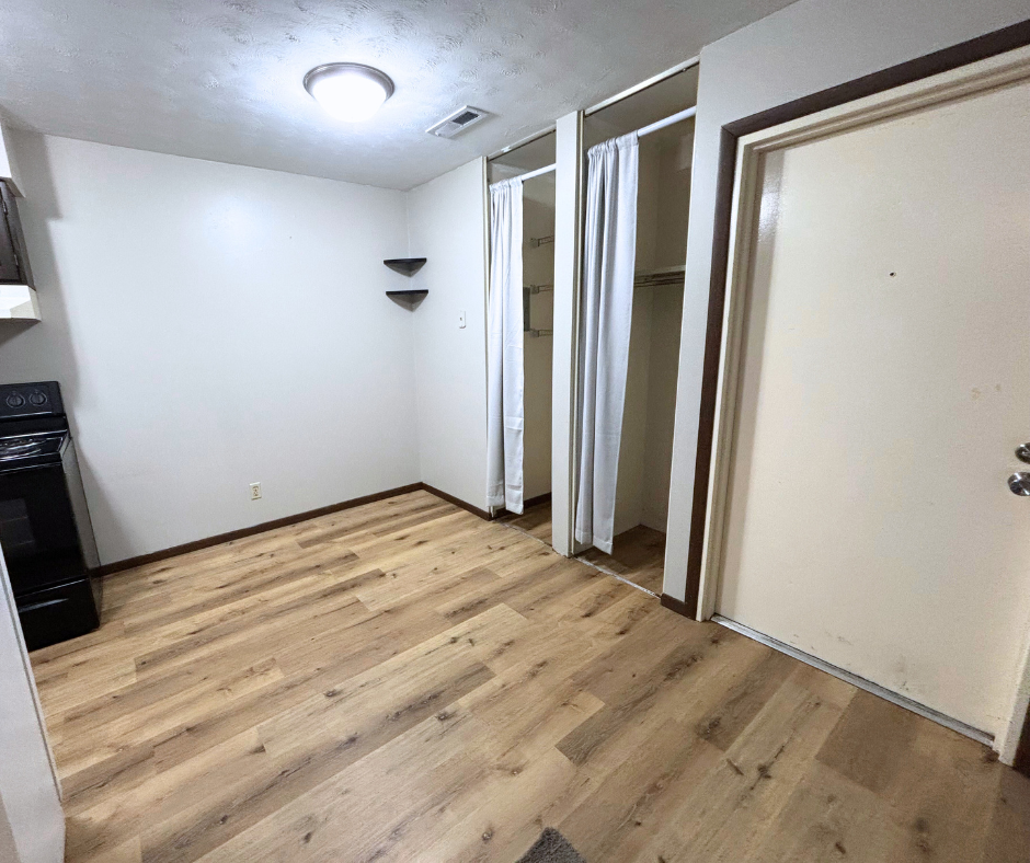 601 Oak Glen Dr #6 - Photo 3 of 9