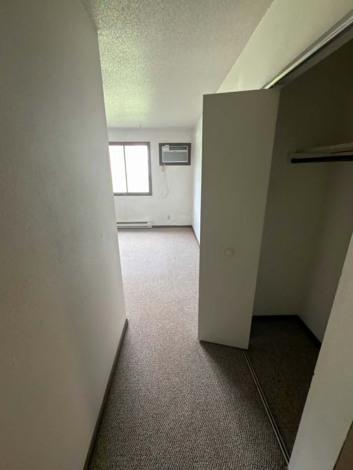 507 S Railroad Ave #9 - Photo 3 of 9