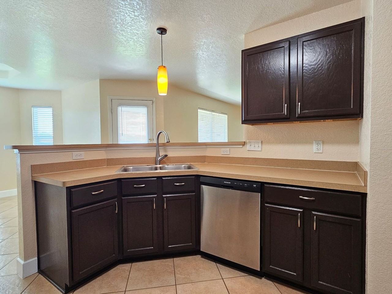 5106 Holster Dr - Photo 2 of 22