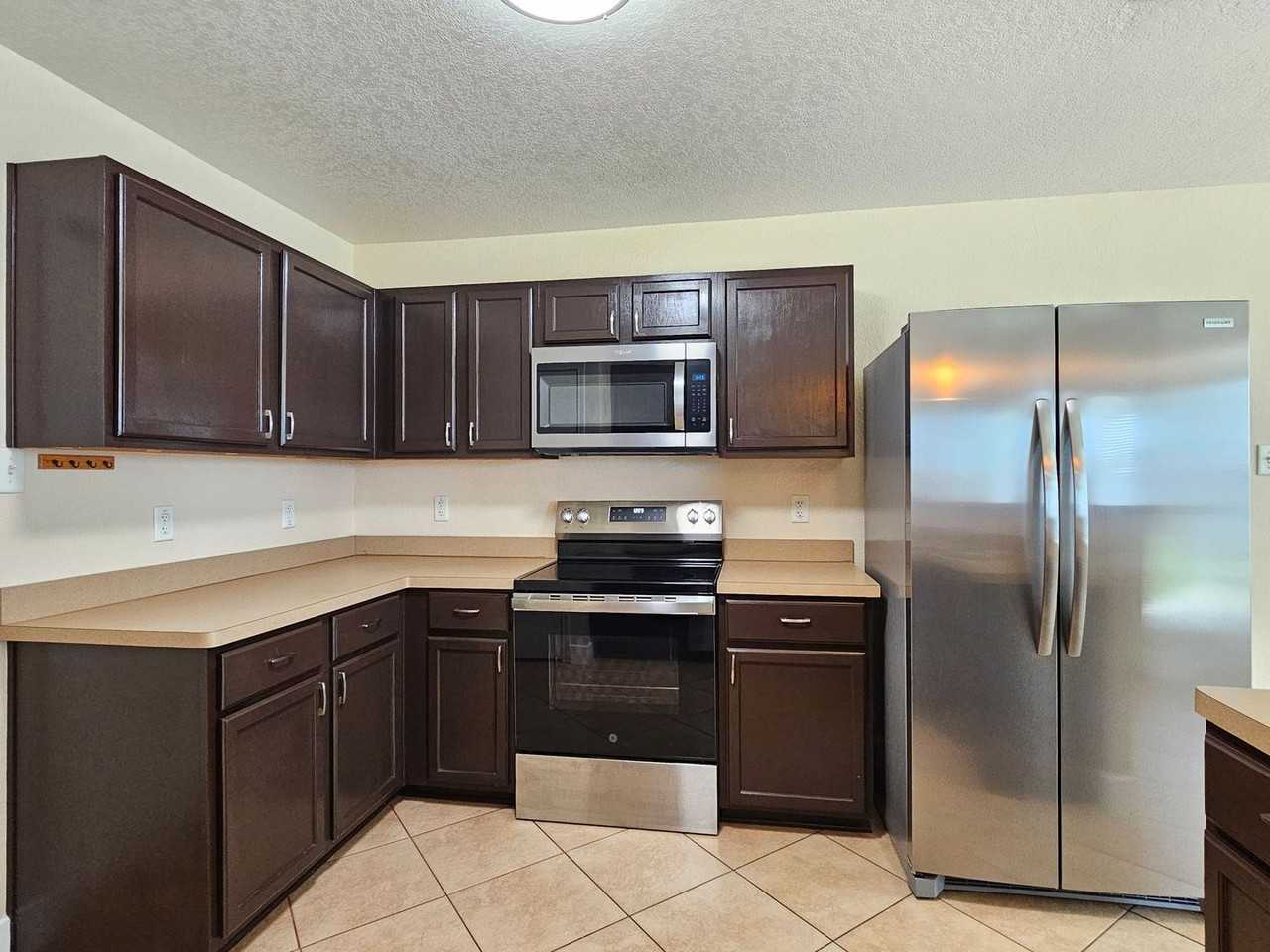 5106 Holster Dr - Photo 3 of 22
