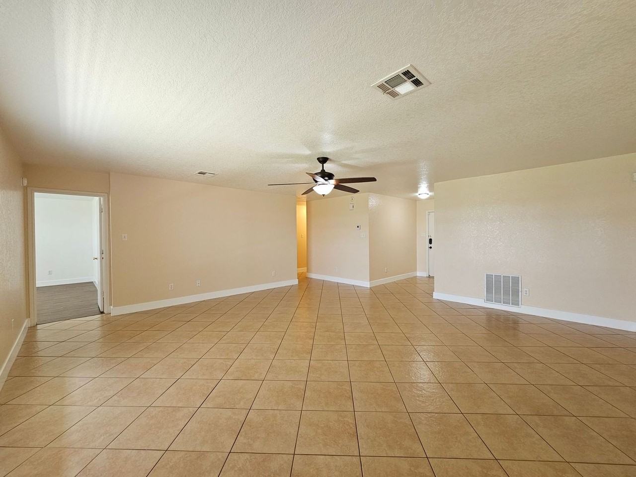 5106 Holster Dr - Photo 7 of 22