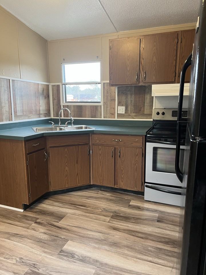 109 Joyner St - Photo 4 of 11