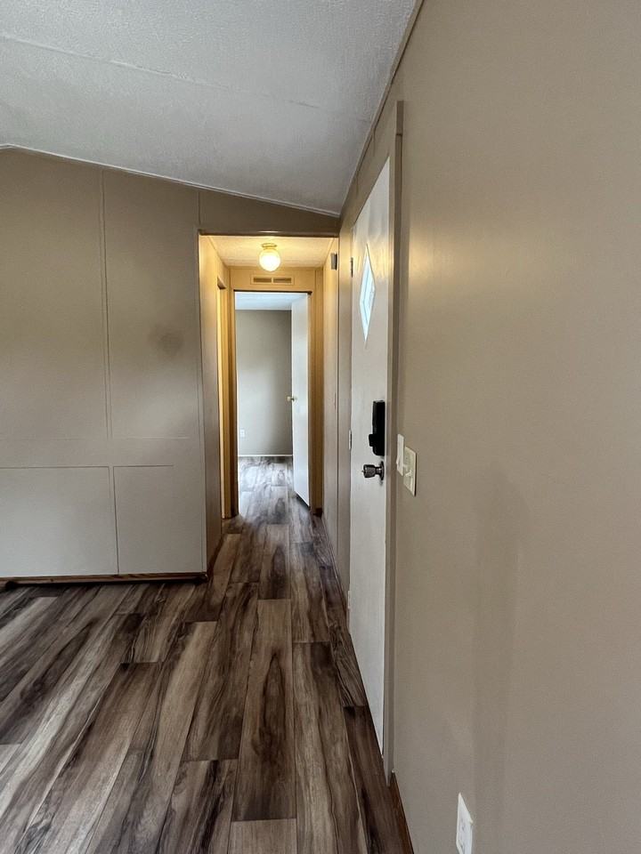 109 Joyner St - Photo 5 of 11