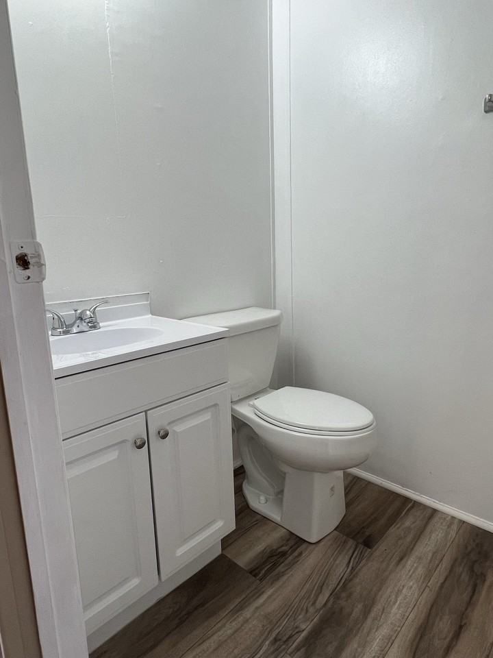 109 Joyner St - Photo 7 of 11